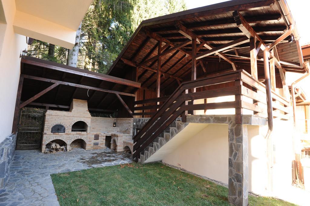 Casa Tad Hotell Buşteni Eksteriør bilde